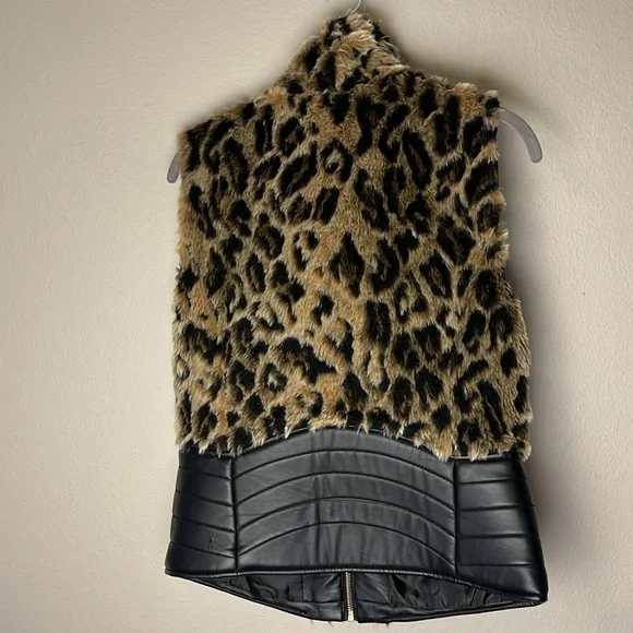 FAUX FUR AND LEATHER LEOPARD PRINT VEST L 6/8🌸 - Picture 7 of 9